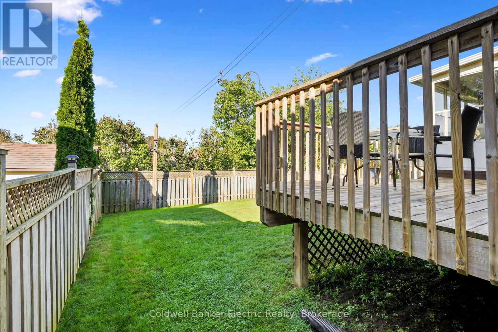 1988 Mapleridge Drive, Peterborough (Monaghan Ward 2), ON