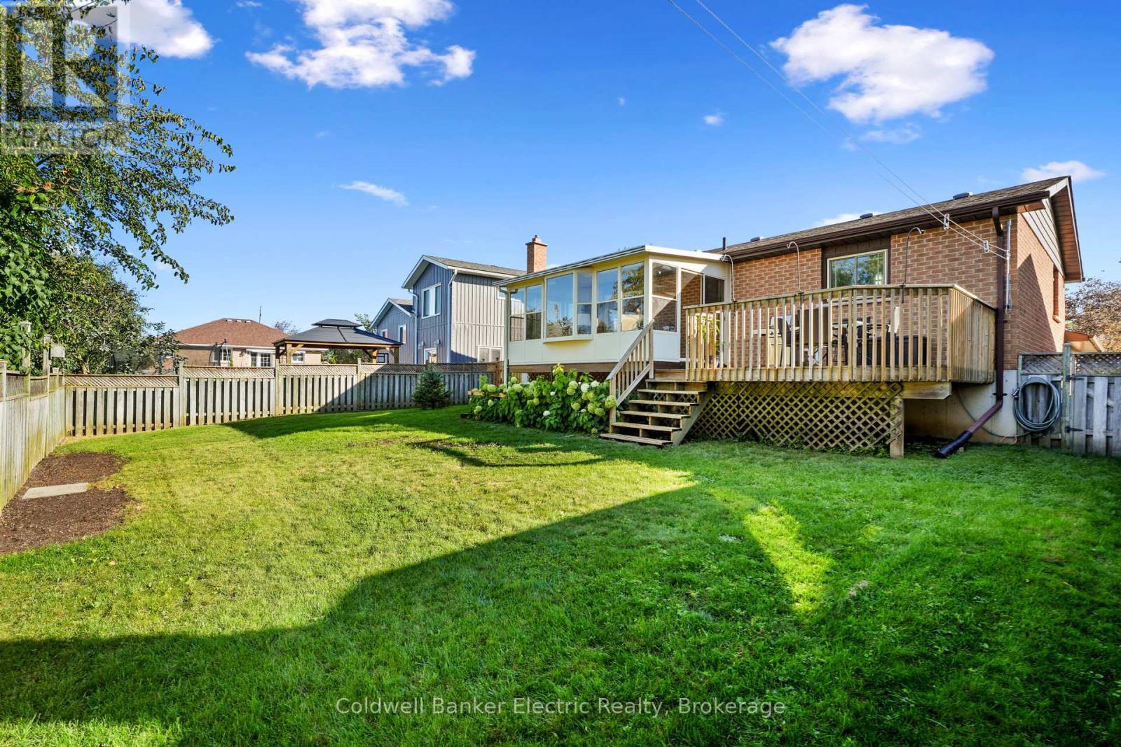 1988 Mapleridge Drive, Peterborough (Monaghan Ward 2), ON