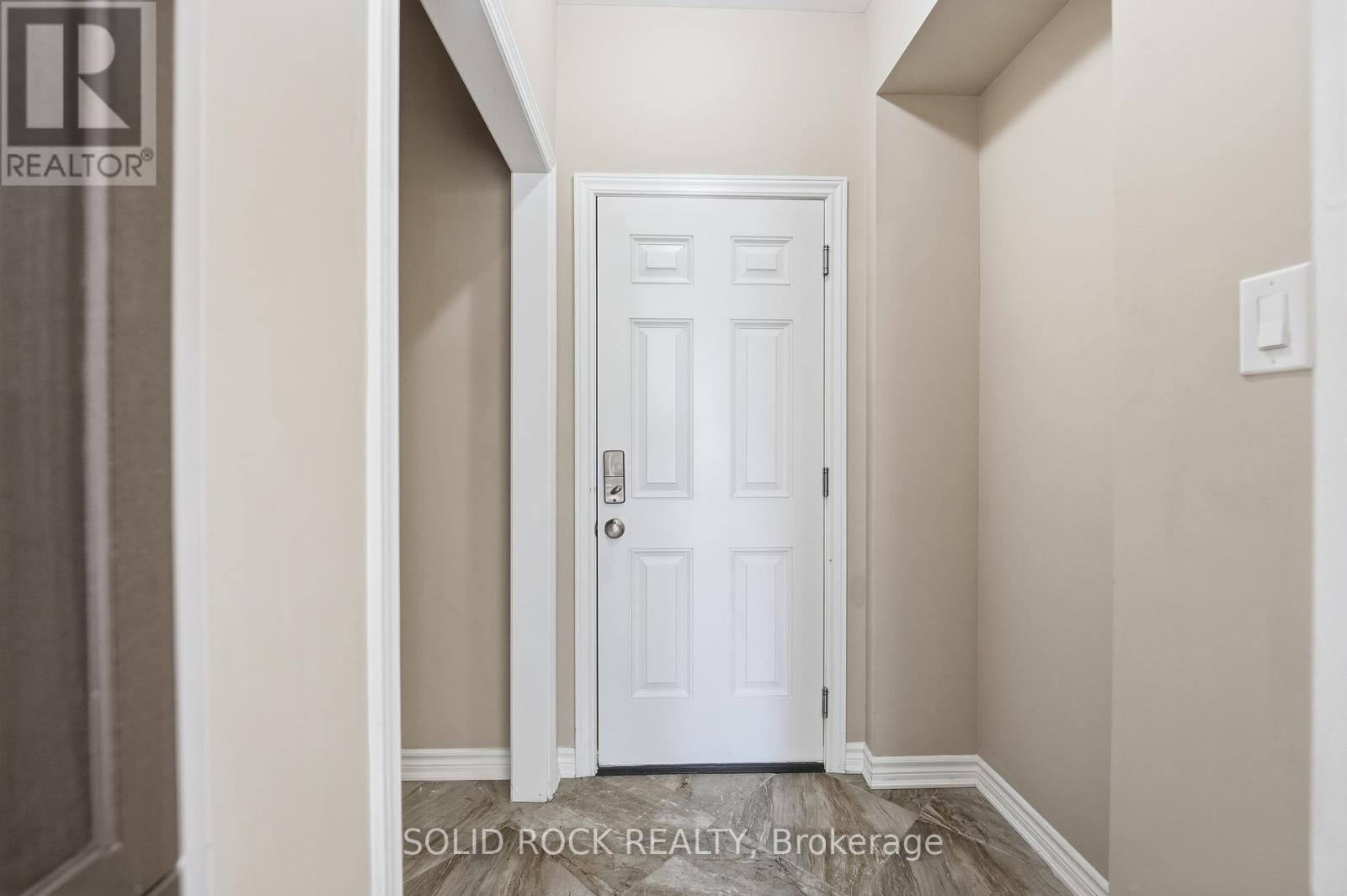 Mudroom - 55 Solaris Drive, Ottawa, ON