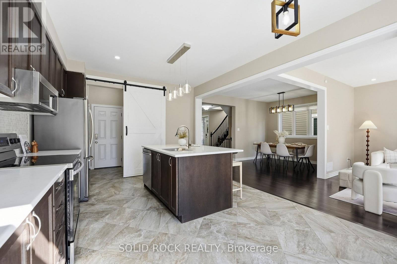 24'x24' diamond-laid floor tiles paired barn door - 55 Solaris Drive, Ottawa, ON