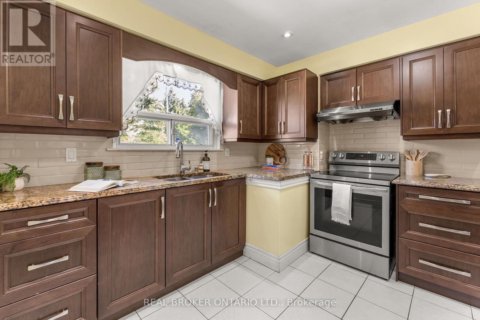 55 Rayoak Drive, Toronto, ON
