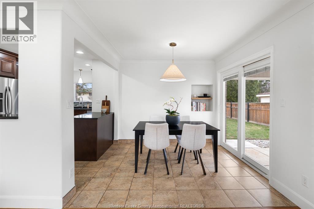 735 Lounsborough, Windsor, ON