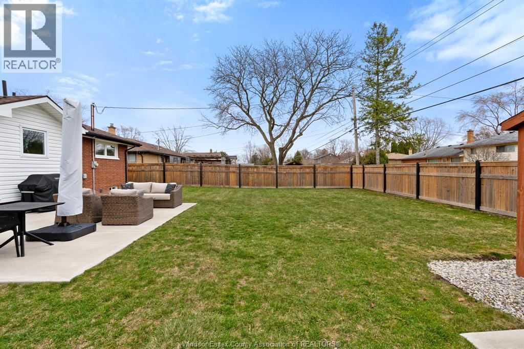 735 Lounsborough, Windsor, ON
