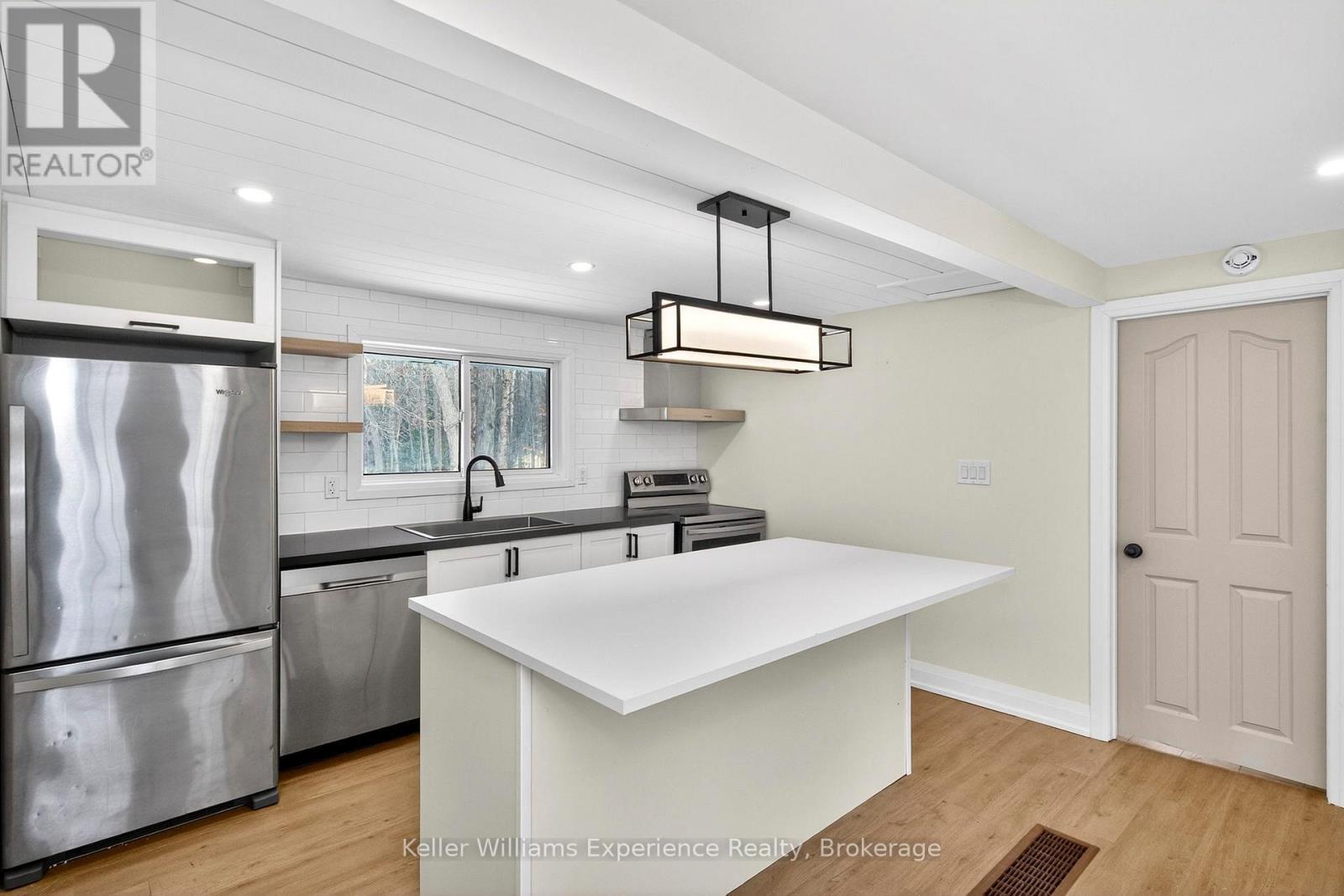 29 Nida Drive, Tiny, ON