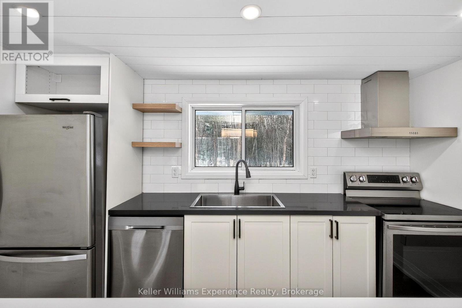 29 Nida Drive, Tiny, ON