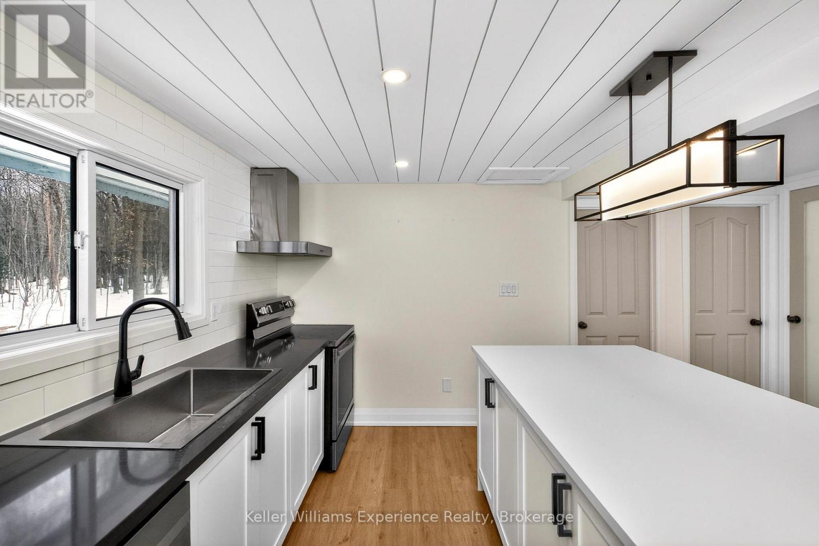 29 Nida Drive, Tiny, ON