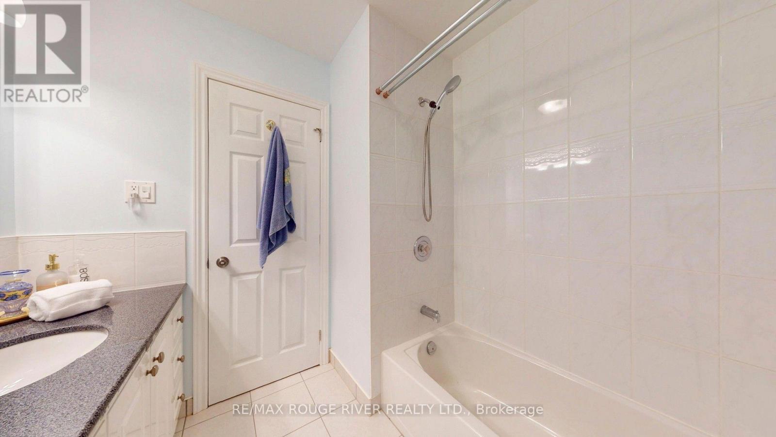 33 Pepper Tree Drive, Toronto, ON