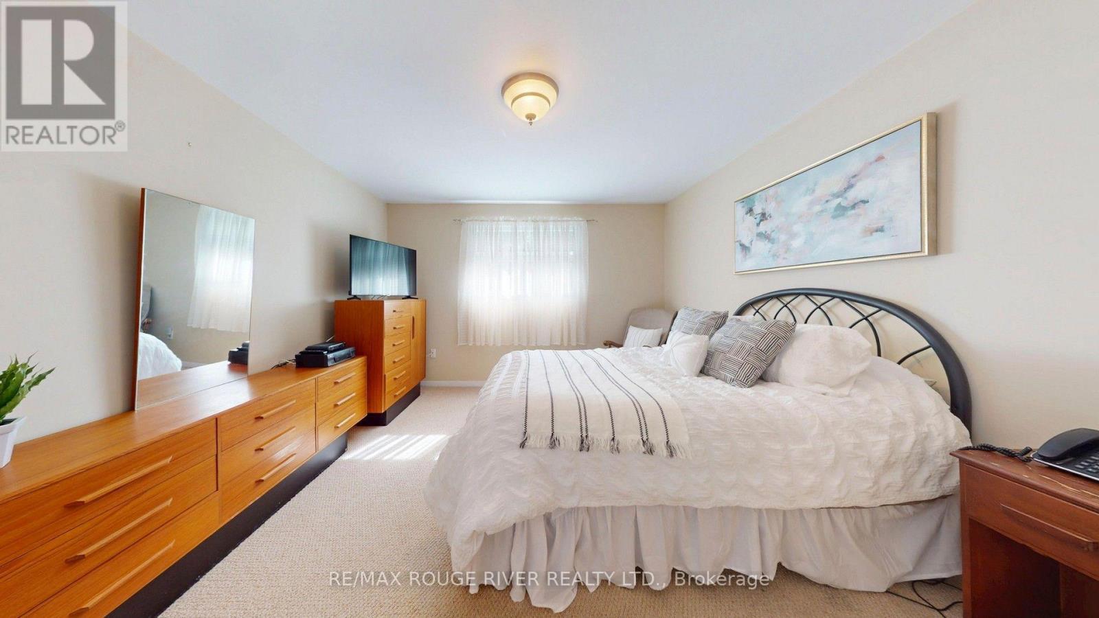 33 Pepper Tree Drive, Toronto, ON