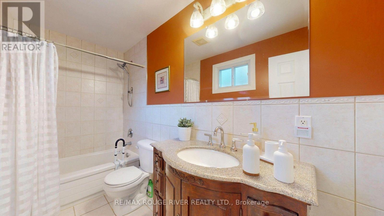 33 Pepper Tree Drive, Toronto, ON