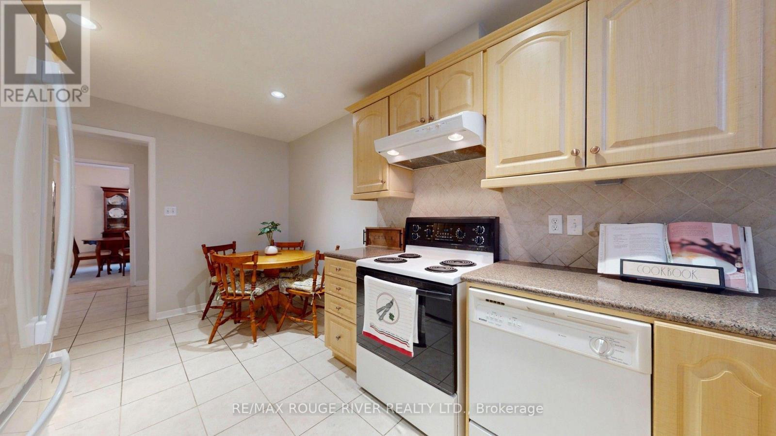 33 Pepper Tree Drive, Toronto, ON