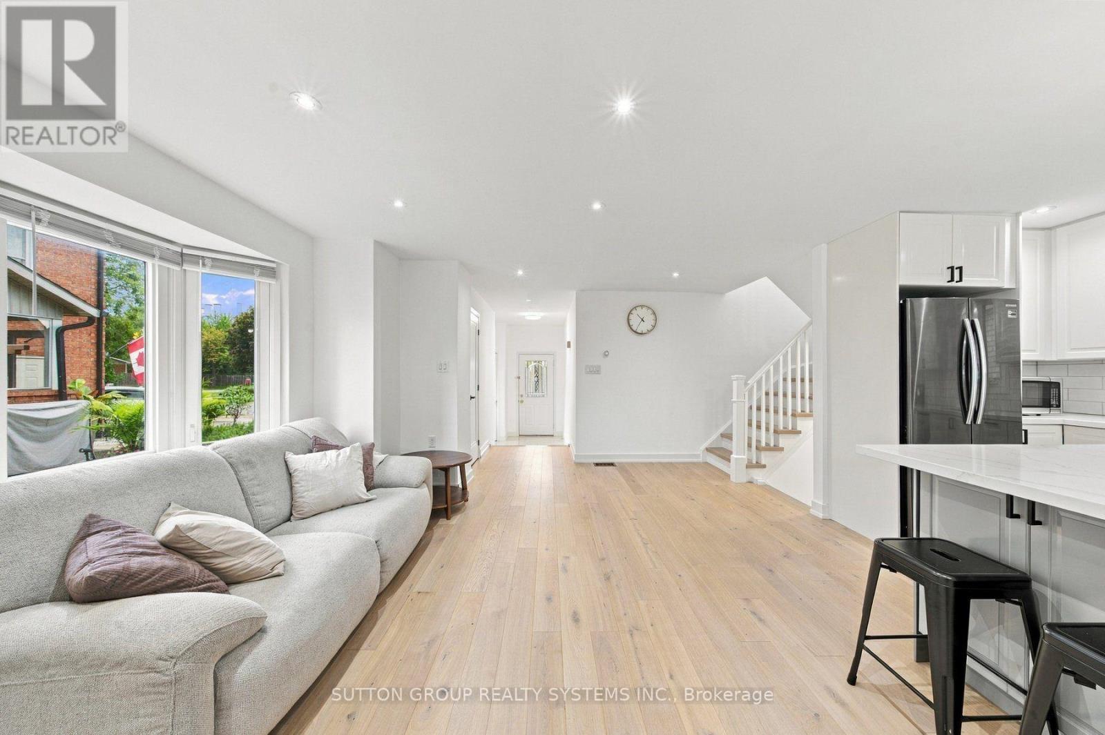 2250 Munn'S Avenue, Oakville, ON
