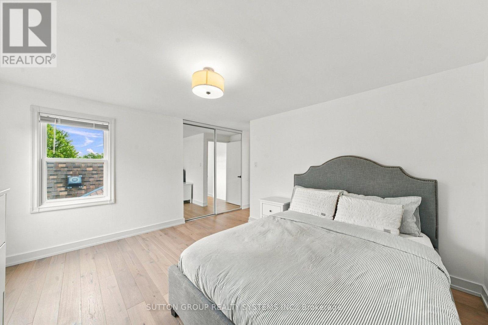 2250 Munn'S Avenue, Oakville, ON