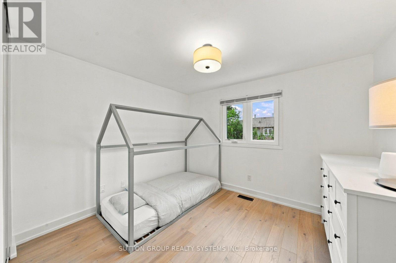 2250 Munn'S Avenue, Oakville, ON