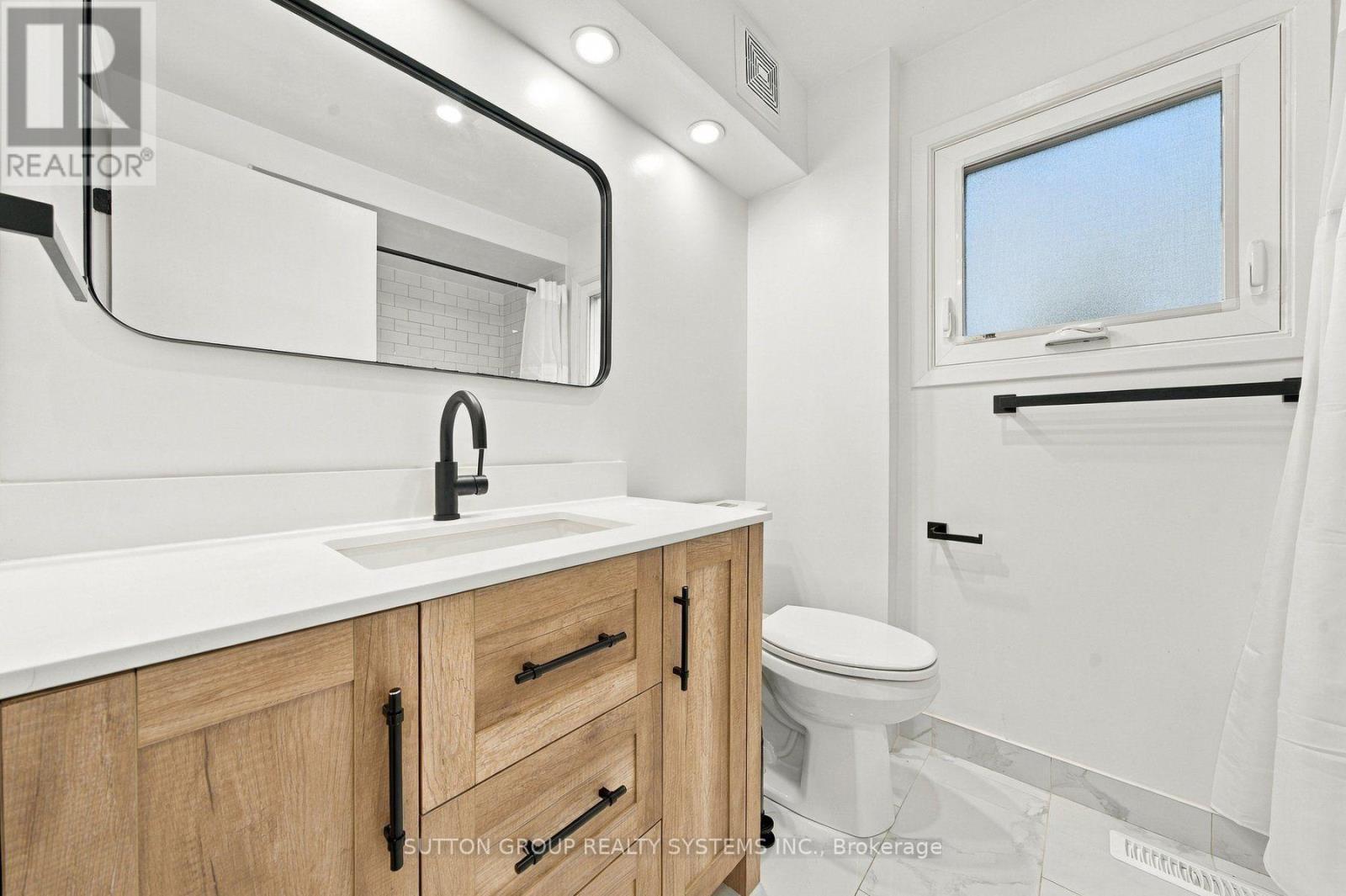 2250 Munn'S Avenue, Oakville, ON