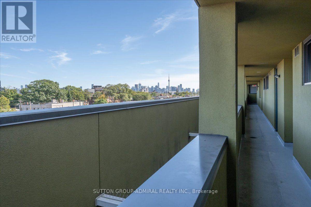 CN Tower View - 506B - 25 Ritchie Avenue, Toronto, ON