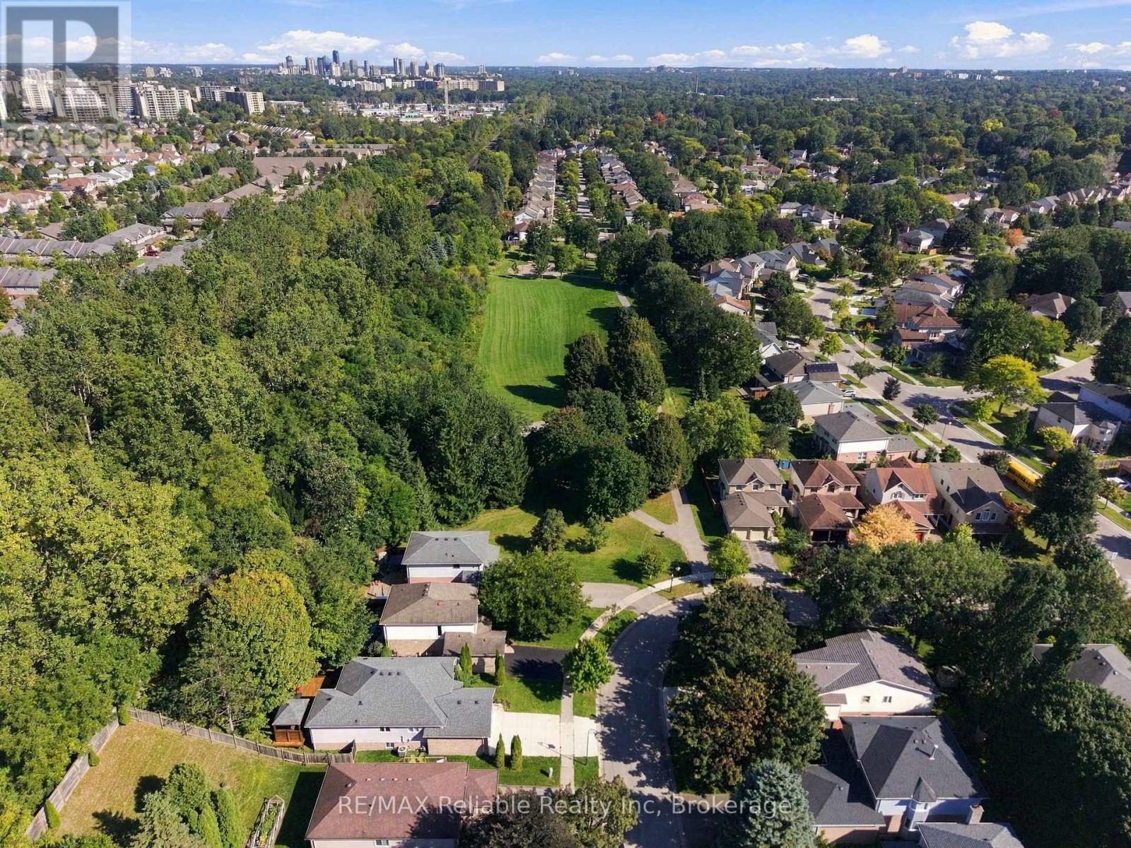Huntington Park 2 doors down. - 71 Meadowridge Road, London North (North M), ON
