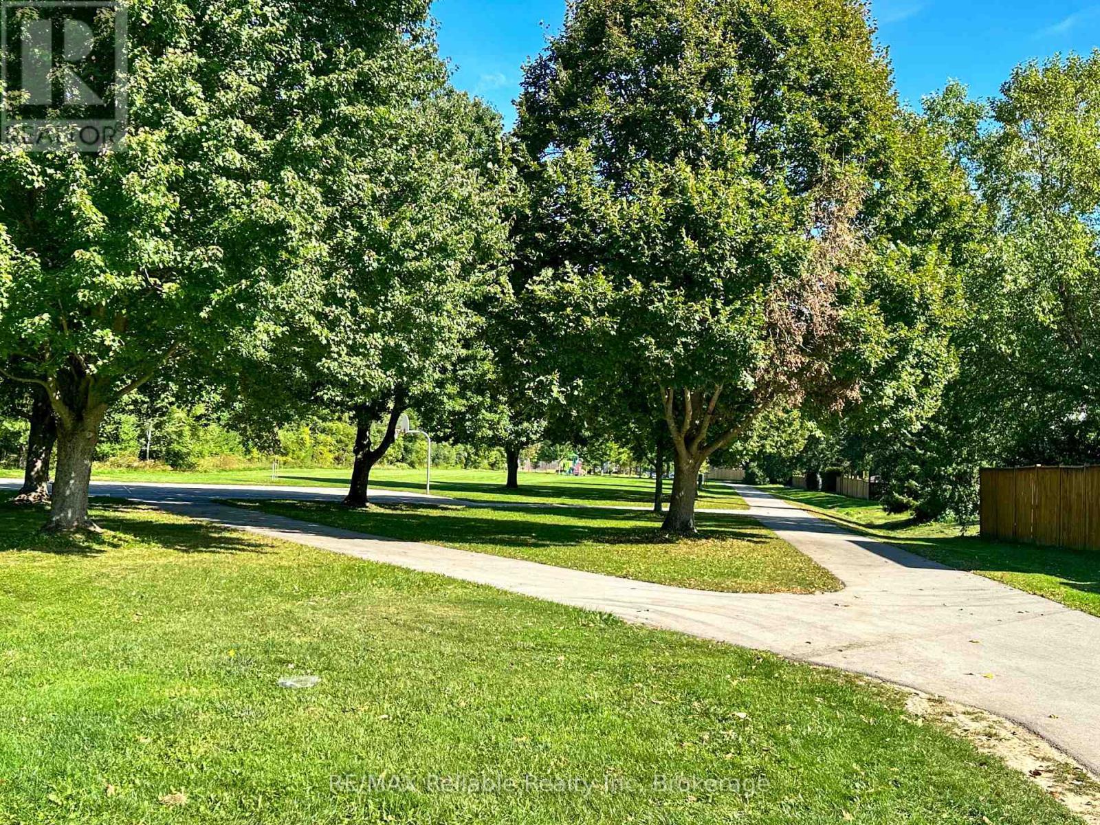 Park steps away. - 71 Meadowridge Road, London North (North M), ON