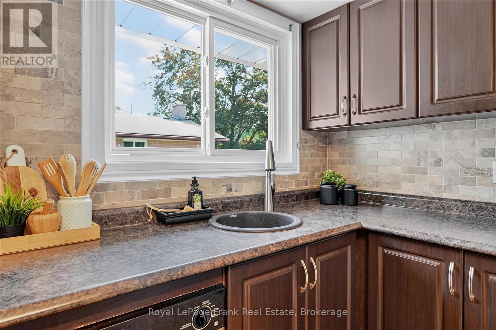 870 Hemlock Street, Peterborough (Northcrest Ward 5), ON