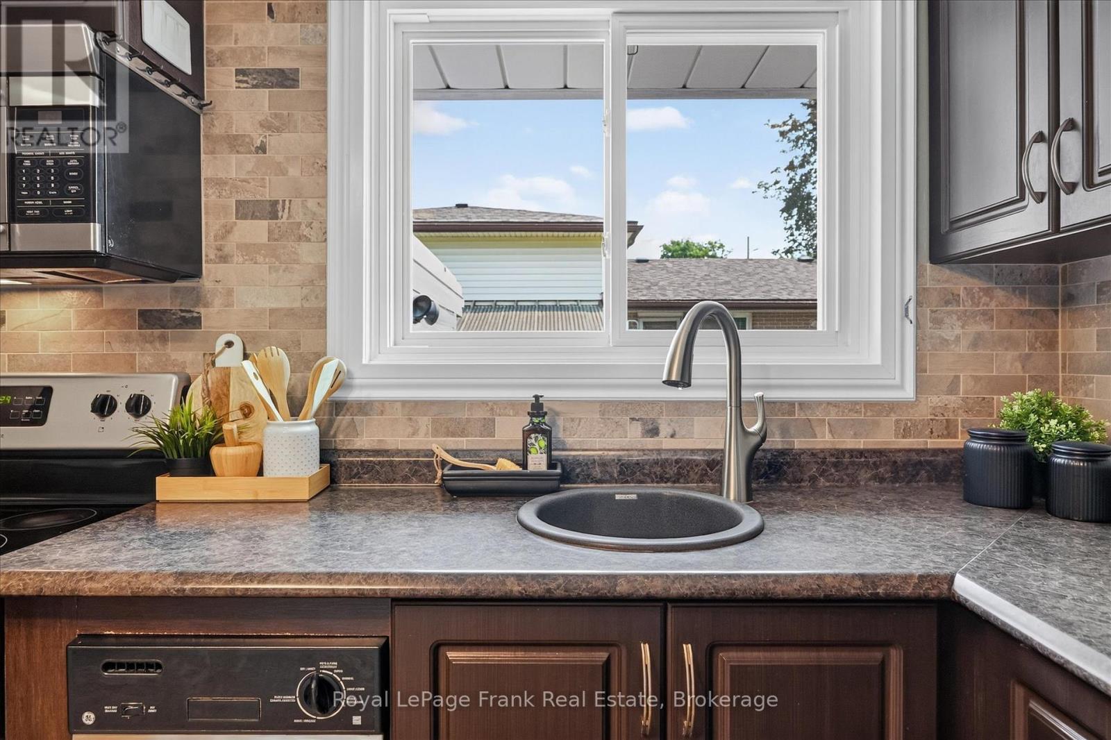870 Hemlock Street, Peterborough (Northcrest Ward 5), ON