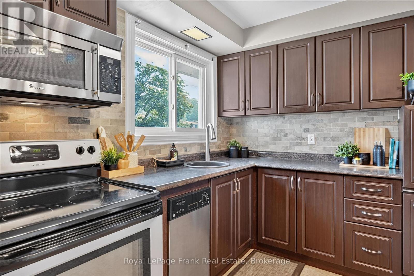 870 Hemlock Street, Peterborough (Northcrest Ward 5), ON