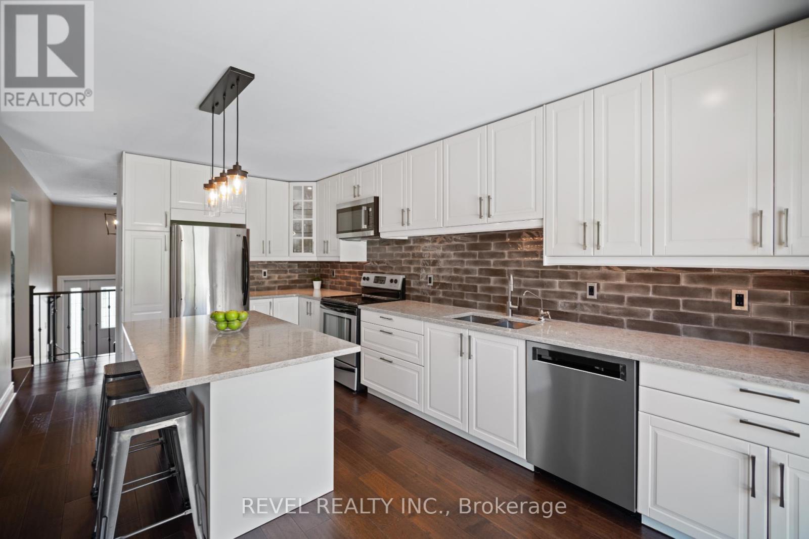 29 Saint John Street, Amaranth, ON
