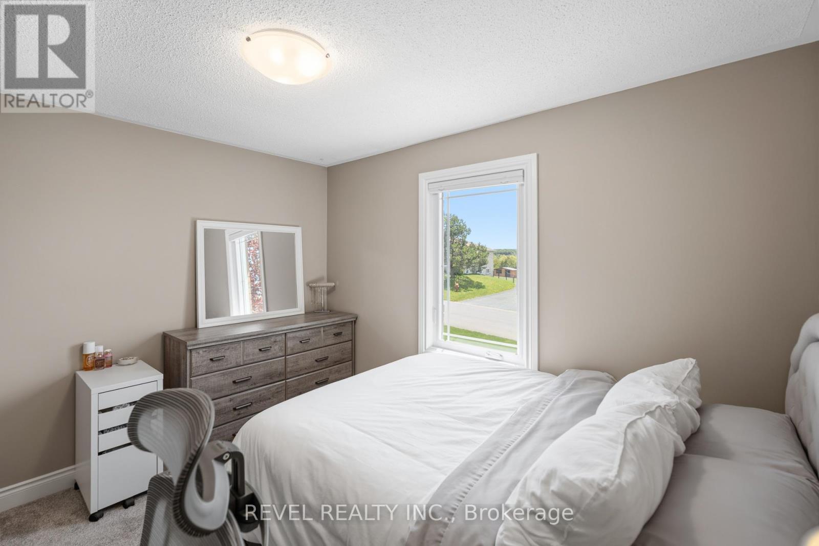 29 Saint John Street, Amaranth, ON