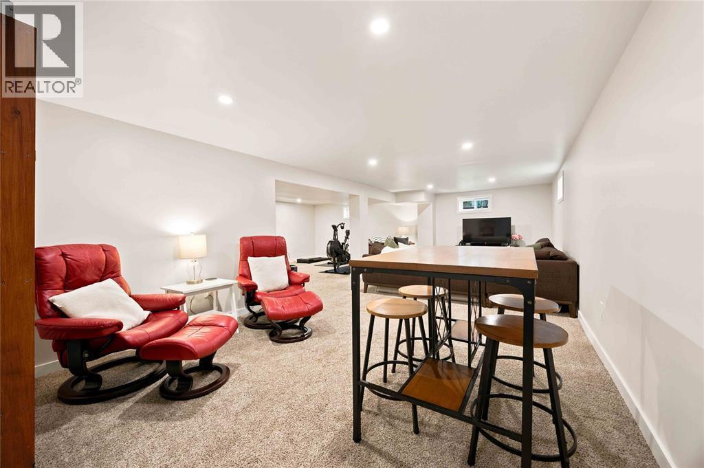 875 Woodland Avenue, Sarnia, ON