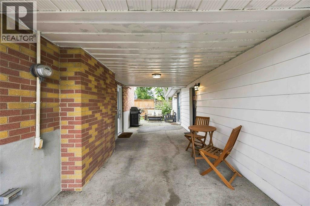 875 Woodland Avenue, Sarnia, ON