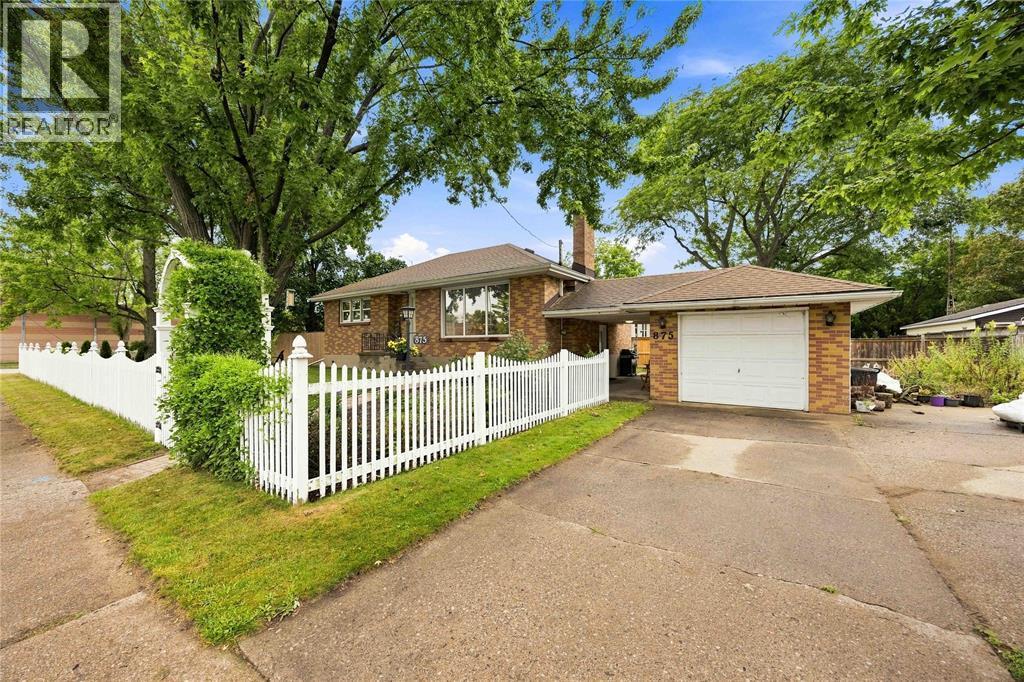 875 Woodland Avenue, Sarnia, ON