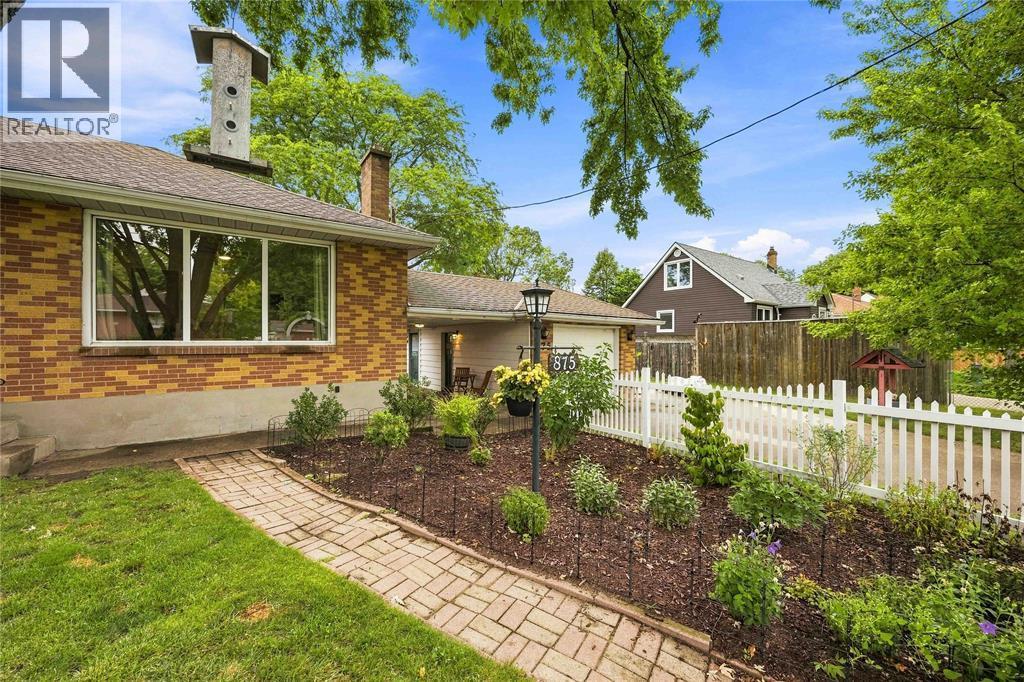 875 Woodland Avenue, Sarnia, ON
