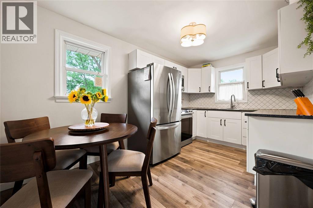 875 Woodland Avenue, Sarnia, ON