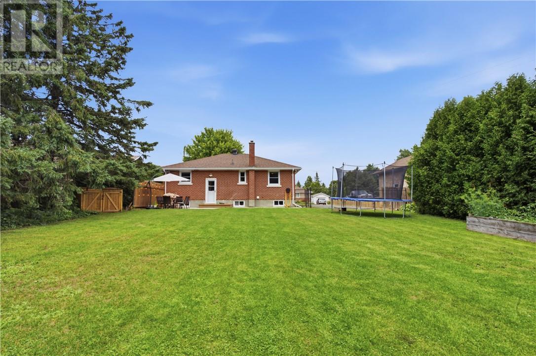 107 Patricia Street, Lively, ON
