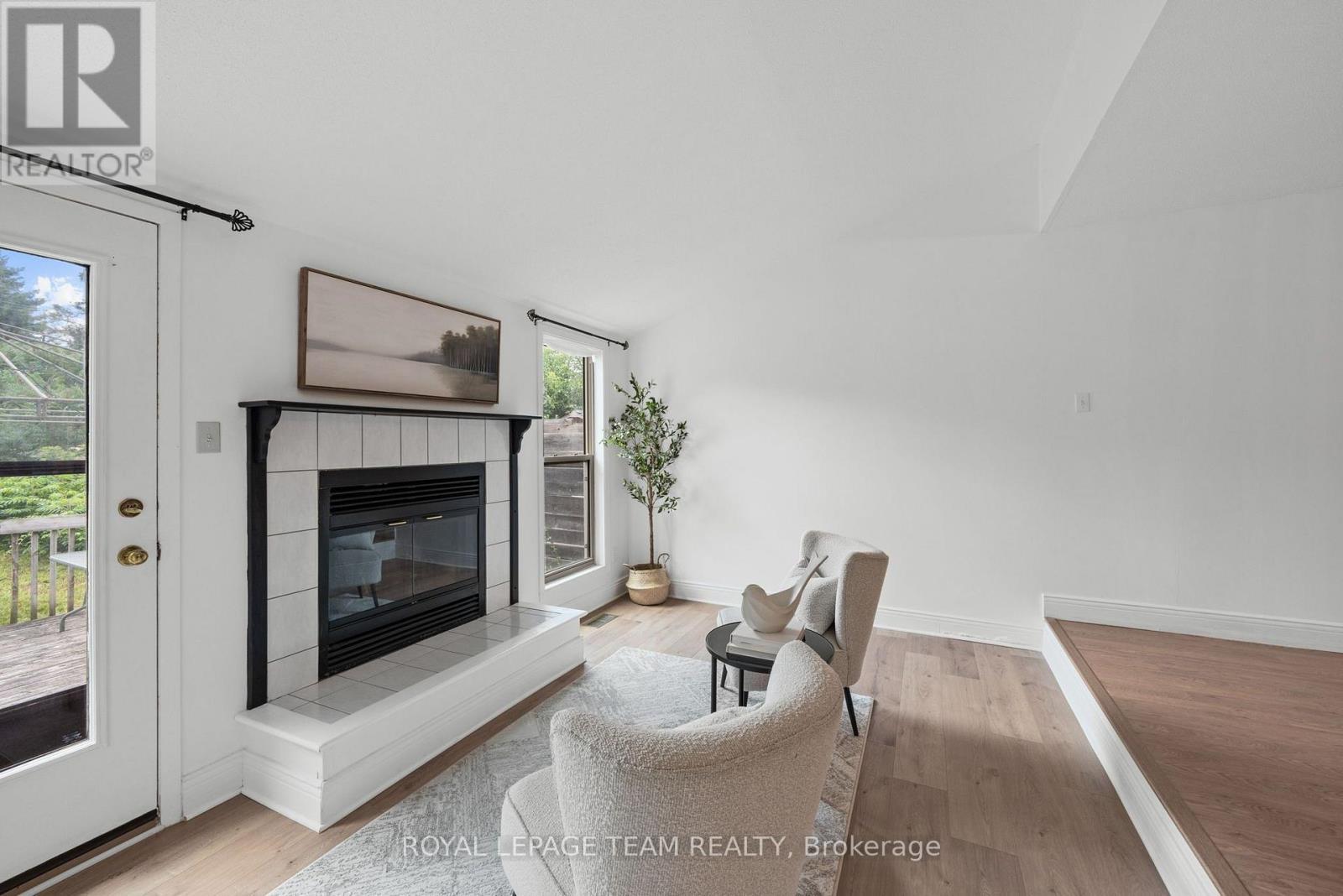 B - 5744 Andrasi Crescent, Ottawa, ON