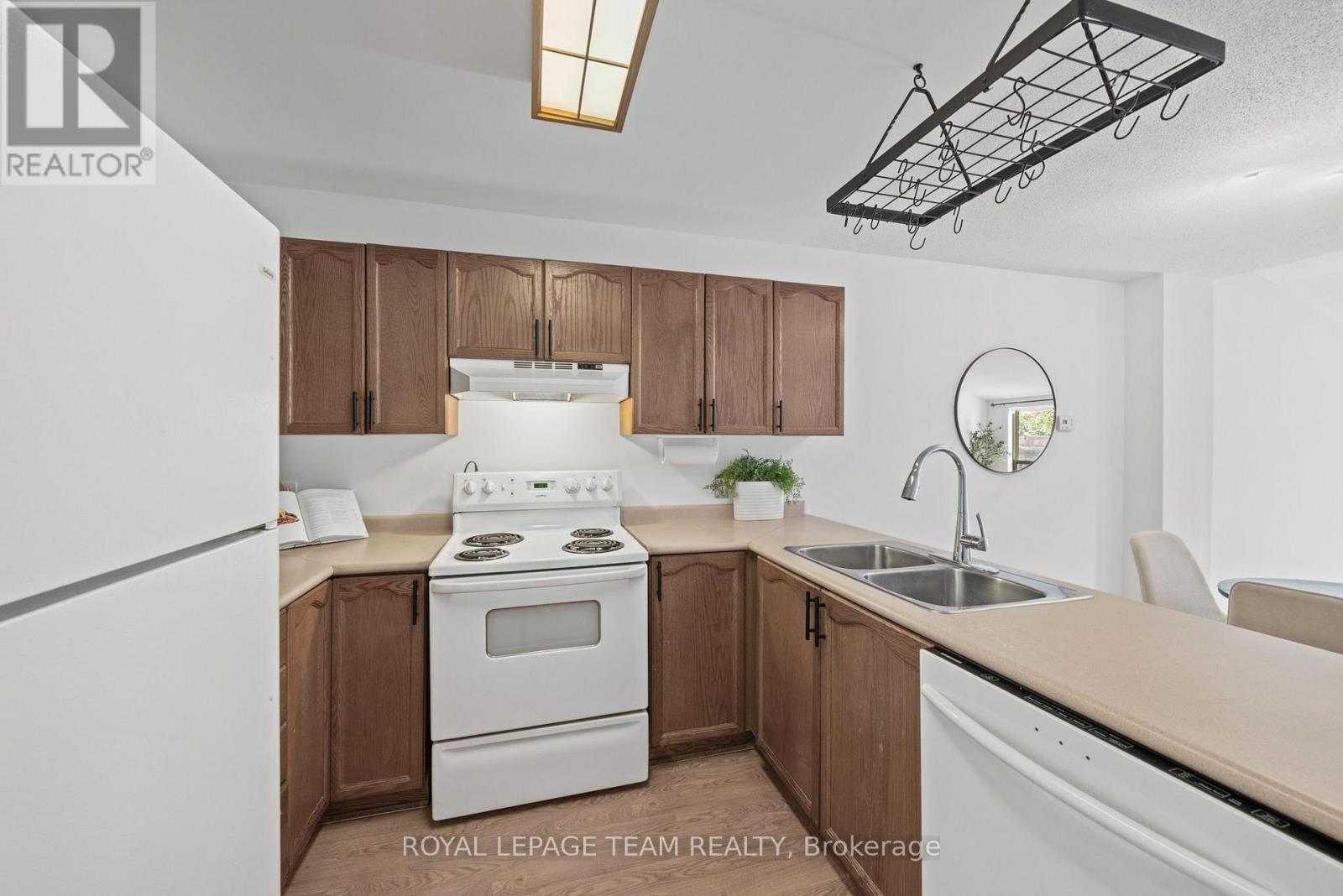 B - 5744 Andrasi Crescent, Ottawa, ON