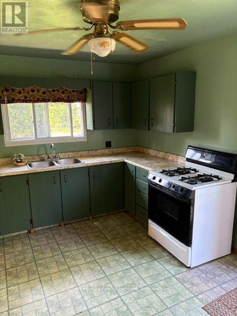 100 Moloney Line, Selwyn, ON