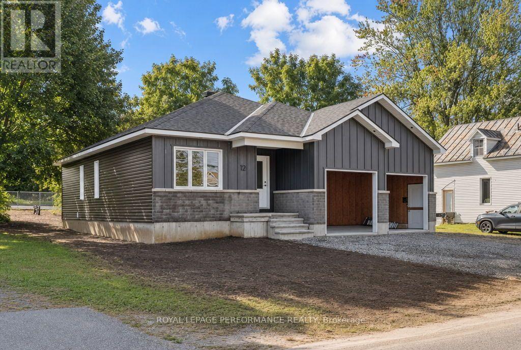 12 Mechanic Street, North Glengarry, ON