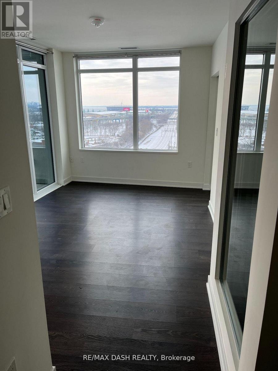 806W - 27 Bathurst Street, Toronto, ON