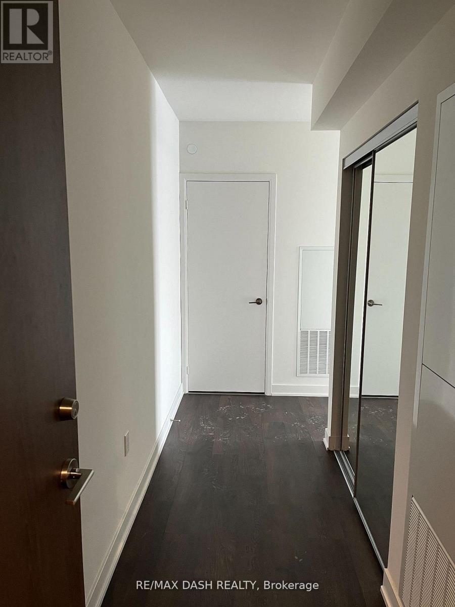 806W - 27 Bathurst Street, Toronto, ON