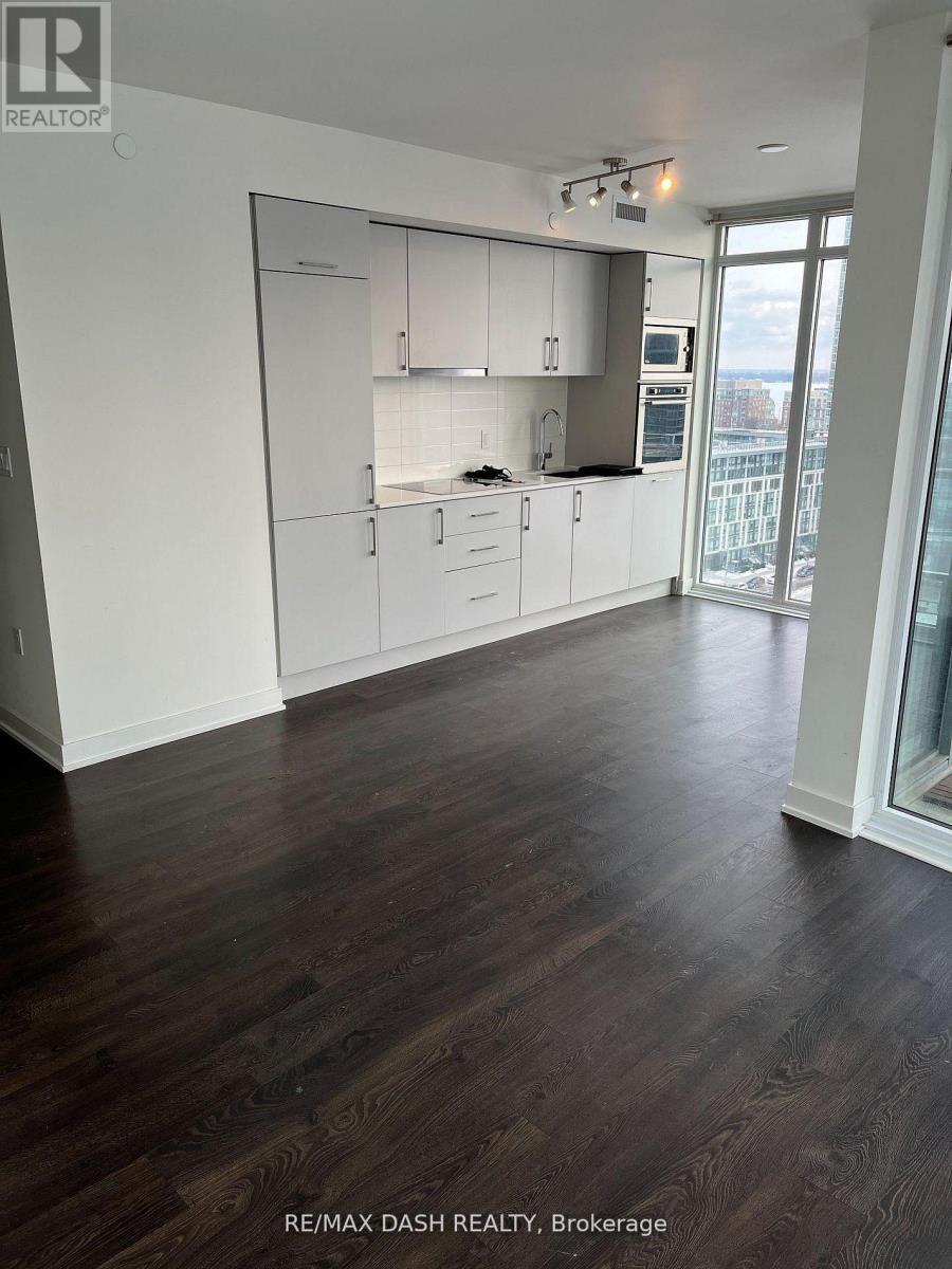 806W - 27 Bathurst Street, Toronto, ON