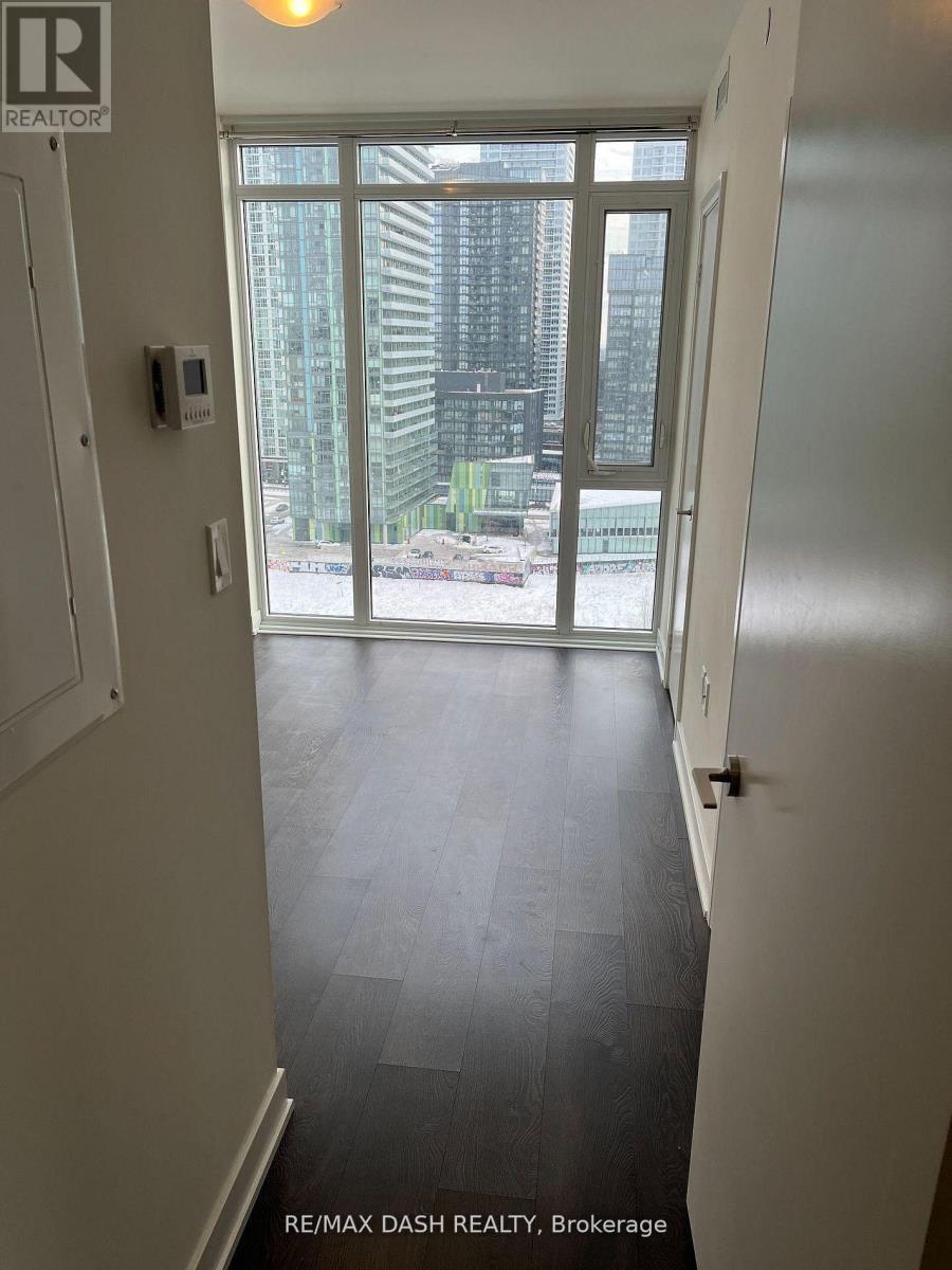806W - 27 Bathurst Street, Toronto, ON