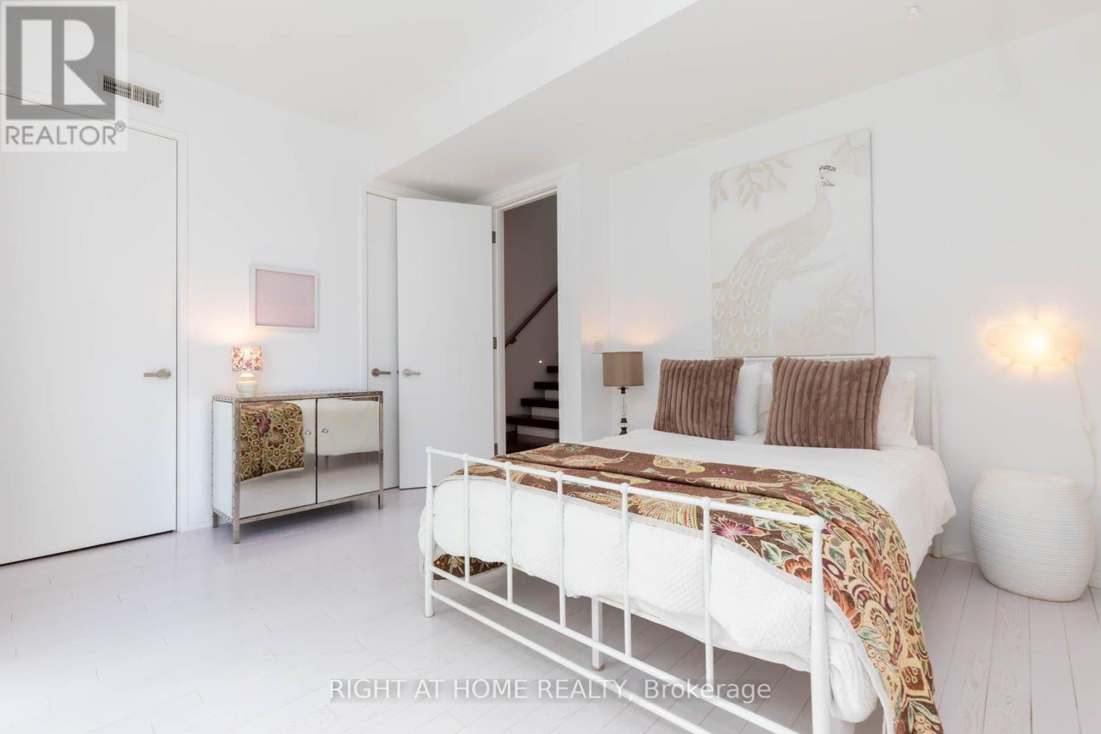 248 Manning Avenue, Toronto, ON