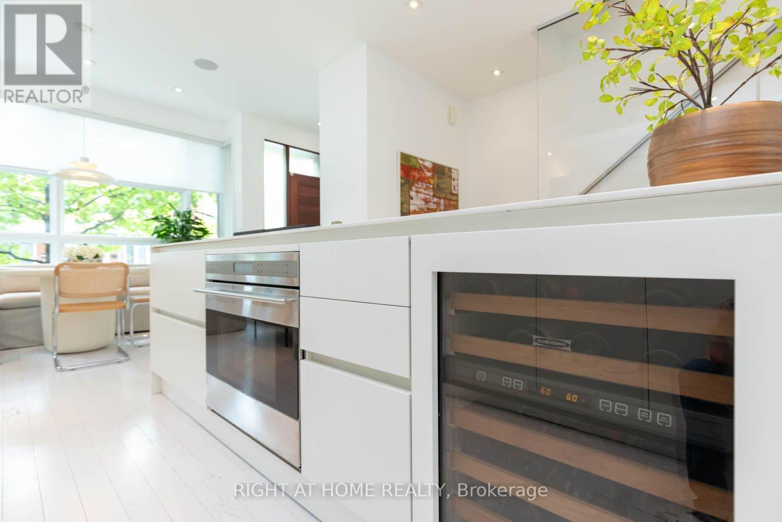 248 Manning Avenue, Toronto, ON