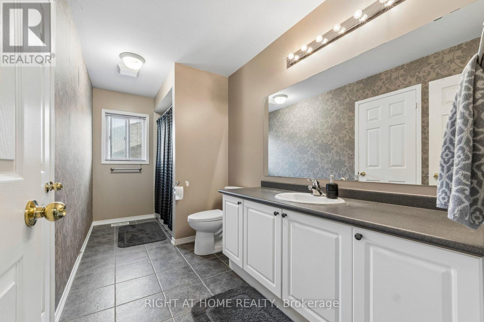 13 Weston Crescent, Ajax, ON