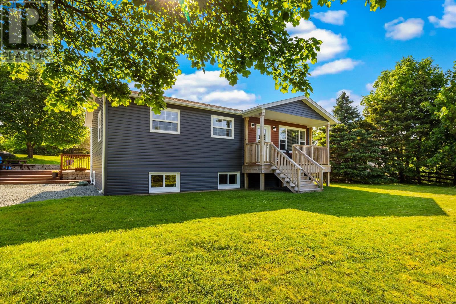 25 Chamberlains Road, Conception Bay South, NL