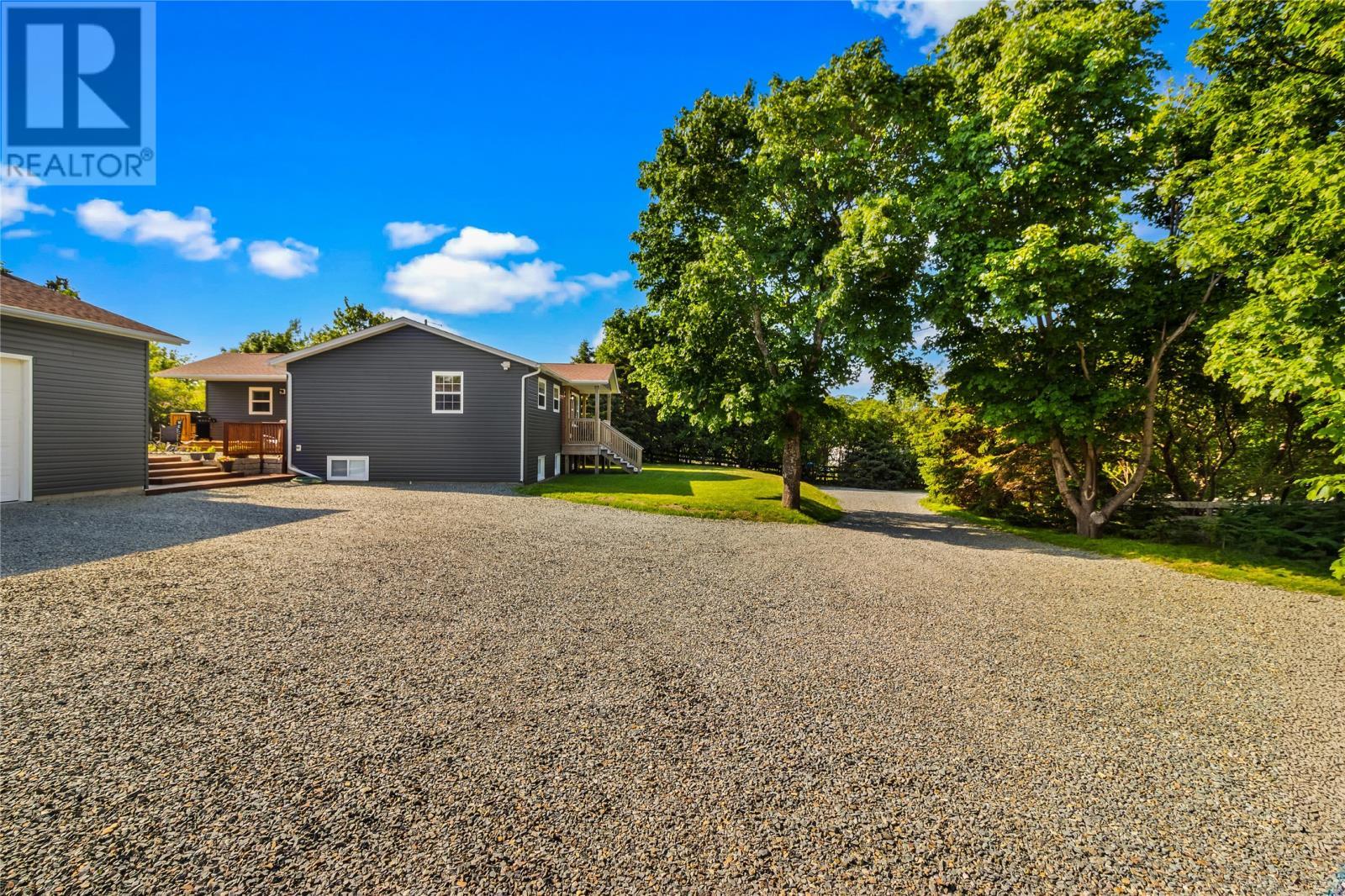 25 Chamberlains Road, Conception Bay South, NL