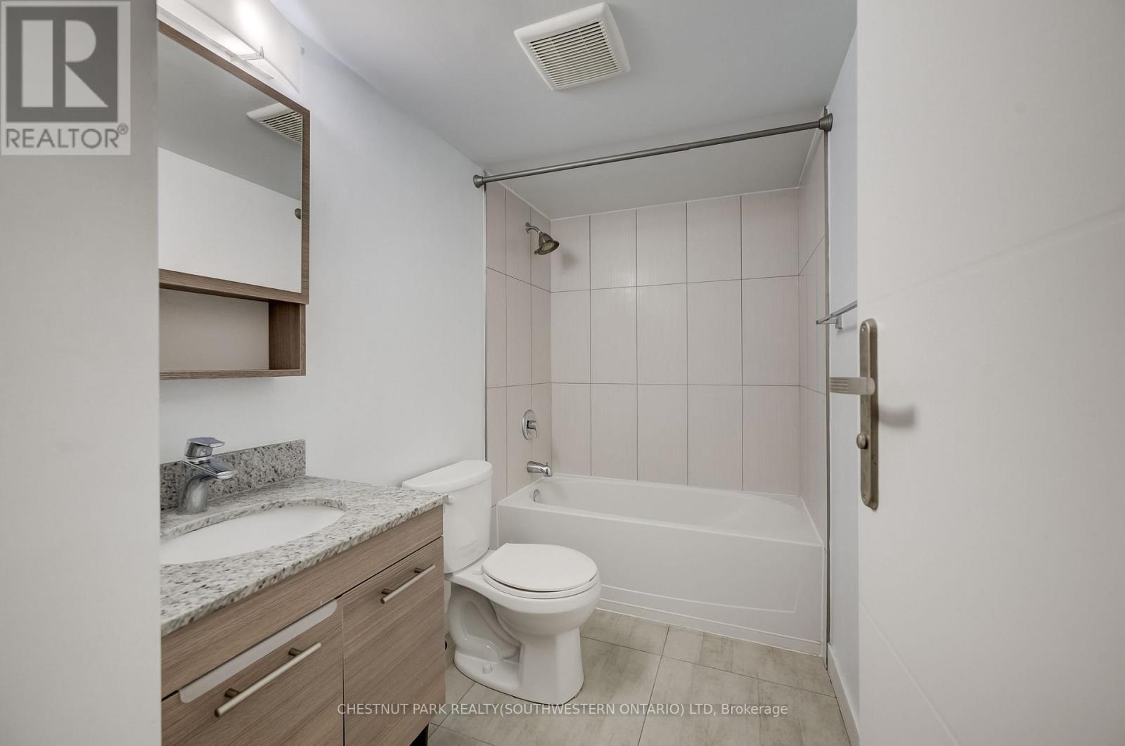 114 - 338 Albert Street, Waterloo, ON