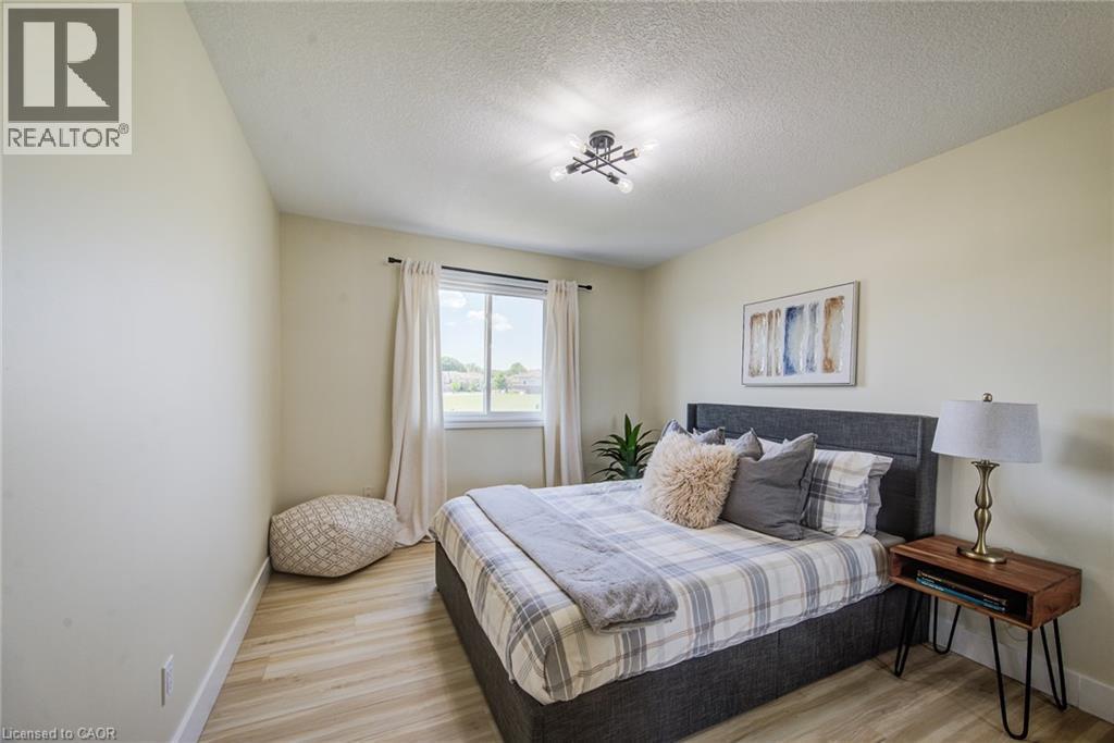210 Hawkswood Drive, Kitchener, ON