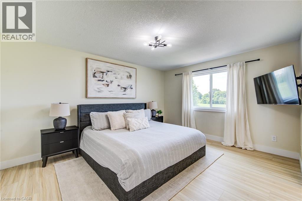 210 Hawkswood Drive, Kitchener, ON