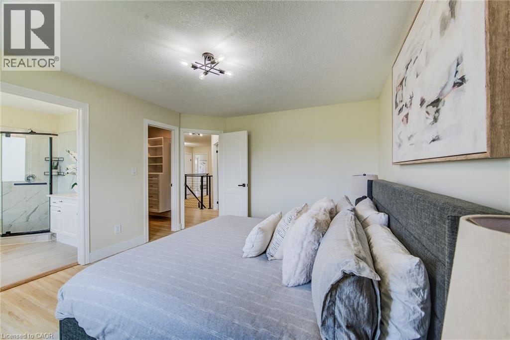 210 Hawkswood Drive, Kitchener, ON
