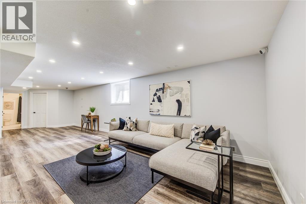 210 Hawkswood Drive, Kitchener, ON